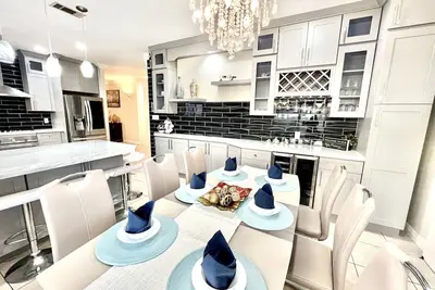Image de Gorgeous House near Disney!