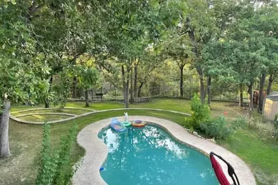 Image de Pool, 1 Acre, Cave, 5 Bedroom Oasis in S. Austin