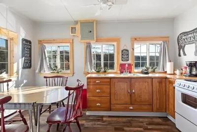 Image de Historic Rockaway Beach Cottage 8