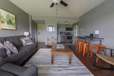 Image de Sc 2506: Appealing 1br perfect for your summer travels! Private deck and pool!