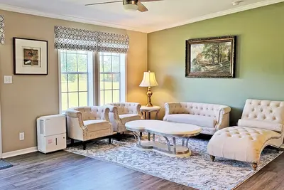 Image de Charming and peaceful country home on 5 acres. Welcome to paradise! \n