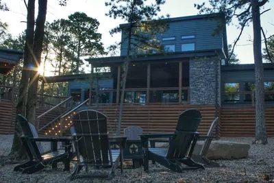 Image de Fun group? Fun Cabin near Robbers Cave State Park! Sleeps 14!