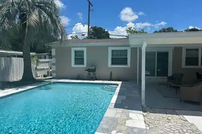 Image de Modern 4 bedroom with Patio and Pool -- Sleeps 10
