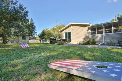 Image de Home w/ Fenced Yard, Hot tub, Grill & 3 King Beds!