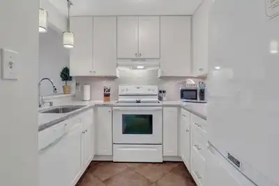 Image de Cozy & Clean, Pet Friendly Belvedere Cottage, 2 blocks to Forsyth Park.