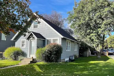 Image de Tubbs Hill Family Home. Walk to lake, resort, and Sherman Ave shops