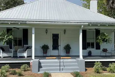 Image de The Tarpon Cottage near the bay. \nRelaxing getaway! ! ! ! \nSnowbirds special.