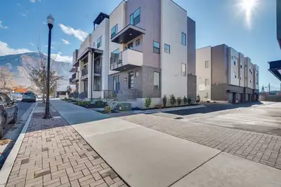 Image de Modern Downtown Provo Townhome w/ Balcony!