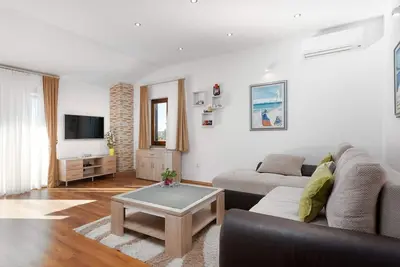 Image de Appartement confortable à Porec avec.