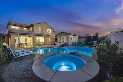 Image de Sunrise Vista: Pool+Spa, FirePit, Bbq, Games!