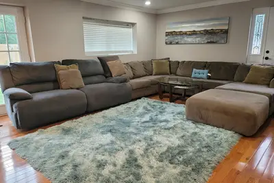 Image de luxury house, 8min from downtown, 6 min from airport.