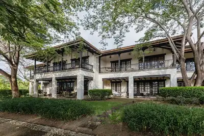 Image de May Specials - Beautiful Lake View 3bd Villa & Steps to Pool
