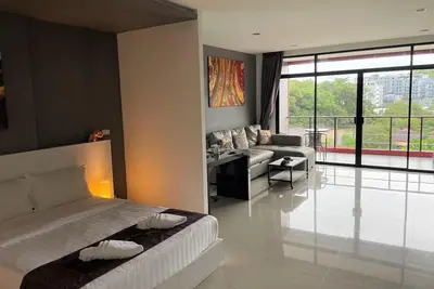 Image de Nai Harn spacious studio, great amenities!