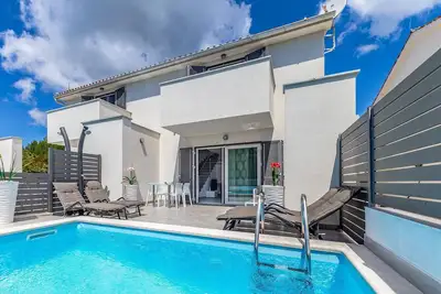 Image de Superbe maison de 2 chambres à Liznjan