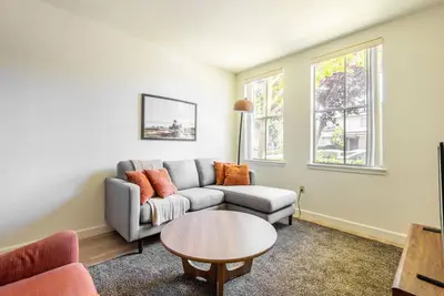 Image de Upscale Mountain View 2br w/ Pool & Courtyard, nr Shops, by Blueground