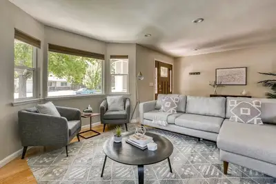 Image de Airy San Jose 4br w/ Garage, Backyard + Patio, nr Tech, by Blueground