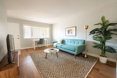 Image de Classic Santa Clara 2br w/ W/D, nr Caltrain Station & Mall, by Blueground