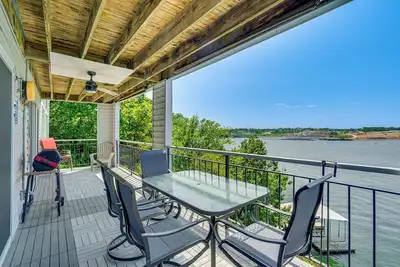 Image de Waterfront Gem w/ Balcony & Views in Osage Beach