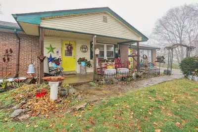 Image de Charming Union Home w\/ Backyard, Fire Pit!