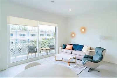 Image de Luxury 1 bdr Apt w/Rooftop Pool + Onsite Dining
