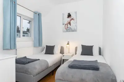 Image de Glenfall Place - Cheltenham - 2 Bed Home - Sleeps 6