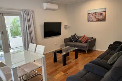 Image de Central Spacious House With Backyard And Patio