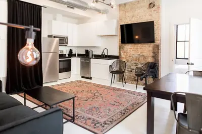 Image de Lux 1br on Findlay Market | Walk Everywhere