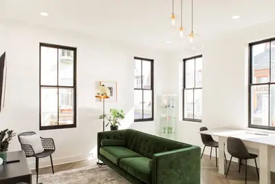 Image de Lux 2br on Famous Food Market| Walk Everywhere