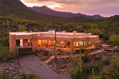 Image de Desert Paradise at Trails End with beautiful desert and mountain views