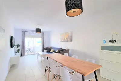Image de Spacious Lovely 3br Apt | Near Center