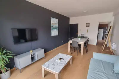 Image de 2 Apts! 12 guests! Beach View w\/ 150Mbit + Netflix