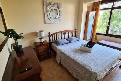 Spacious Rustic 2bdr Apt w\/ 200MBit + Netflix