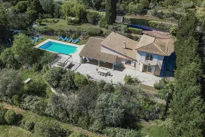Image de Villa Provençale Avec Piscine, vue Exceptionnelle Dans un Domaine Privé