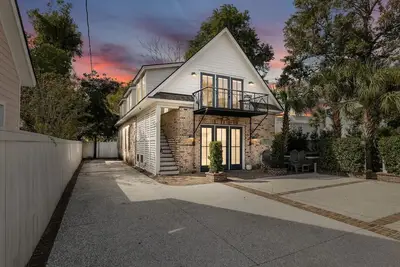 Image de Downtown Charleston - Walk Everywhere! 4br/4ba