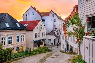 Image de Historical house from 1850 in the heart of Bergen