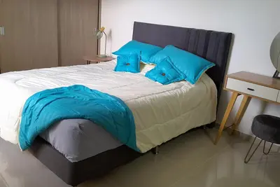 Image de Enjoy relaxing in this charming 2br/1ba Apt