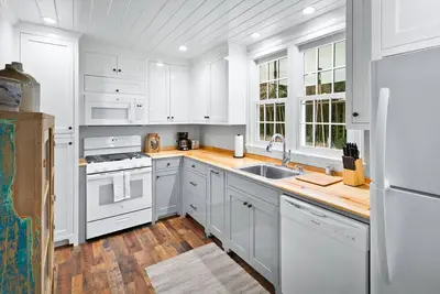 Image de Pet-Friendly Hampshire Cottage at Ivy Cottages