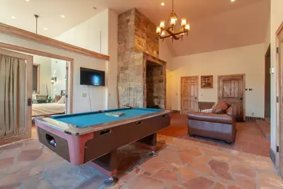 Image de 14 Guests, 5br\/2ba, At-Home Gym & Spacious Living