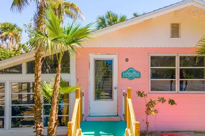 Image de Little Palm Cottage: Coastal Cottage on East End!