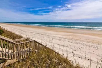 Image de Oceanfront Queen's Grant Condo \"Tide-the-Knot\" with Breathtaking Ocean Views!