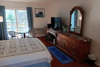 Image de Comfy Corner a nice 2nd floor condo unit located in Fairfield Harbour New Bern