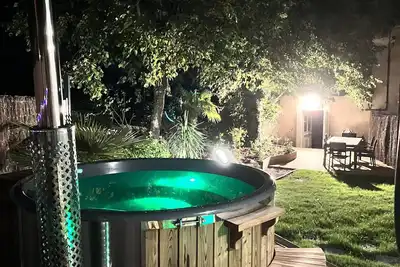 Image de Maison bohème avec bain nordique. Vélo et table de ping-pong. Animaux bienvenus