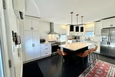 Image de Renovated Gem Near Cantine Field, Hits & Hunter