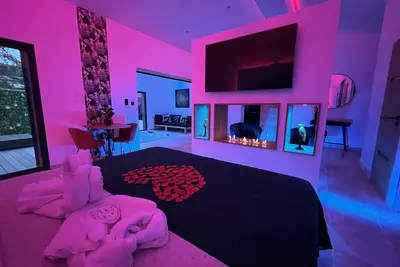 Image de Suite de luxe privative de 65 m2 avec piscine et spa