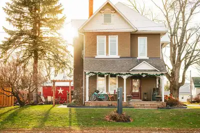 Image de Nestled in the heart of Whitewater Region, our cozy Inn has so much to offer. . .