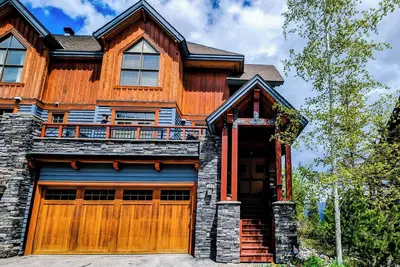 Image de Twelve Peaks: 3-bedroom townhouse with private hot tub and mountain views