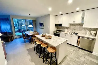 Image de Upper Village Golf Retreat: 2br, 2ba, Free Parking & Great Living Space