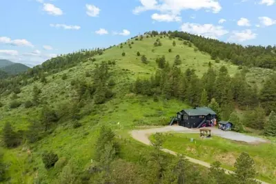 Image de Luxury Cabin + Visionary Art w/Hot Tub on 13 Acres