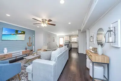 Image de Chillin' In Charleston - Close to Downtown & Beach