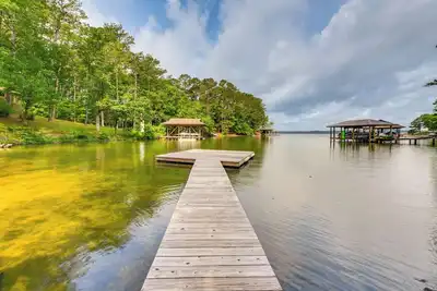Image de Beachfront Dadeville Family Escape on Lake Martin!